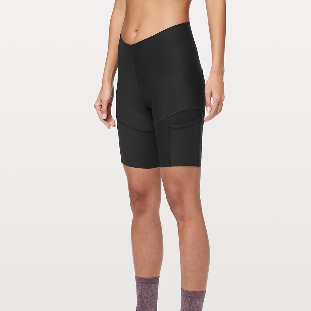 City to Summit Cycling Short NWT
